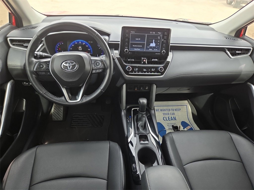 Used 2022 Toyota Corolla Cross XLE image 9
