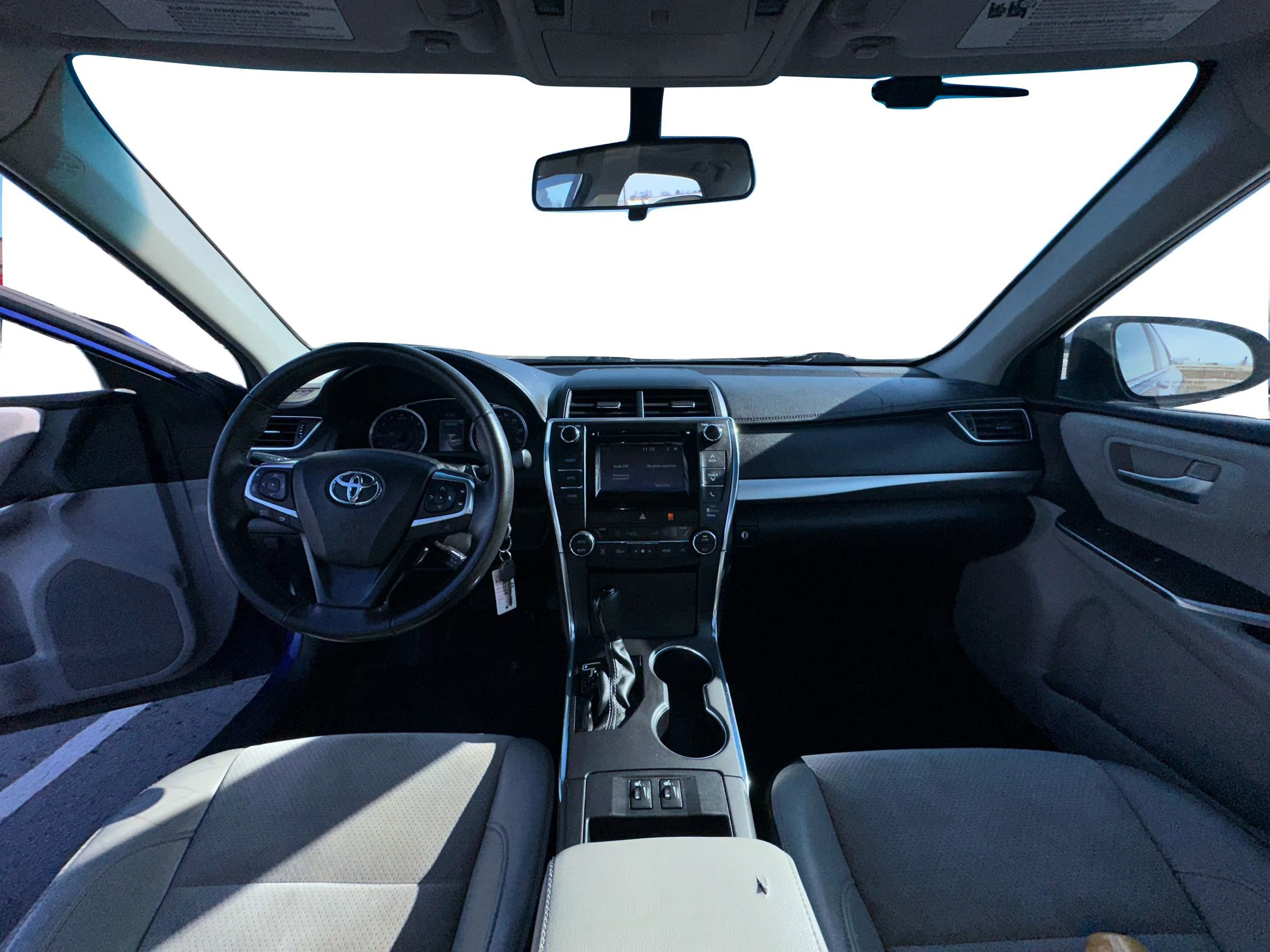 Used 2015 Toyota Camry XSE w/ Moonroof Package image 11