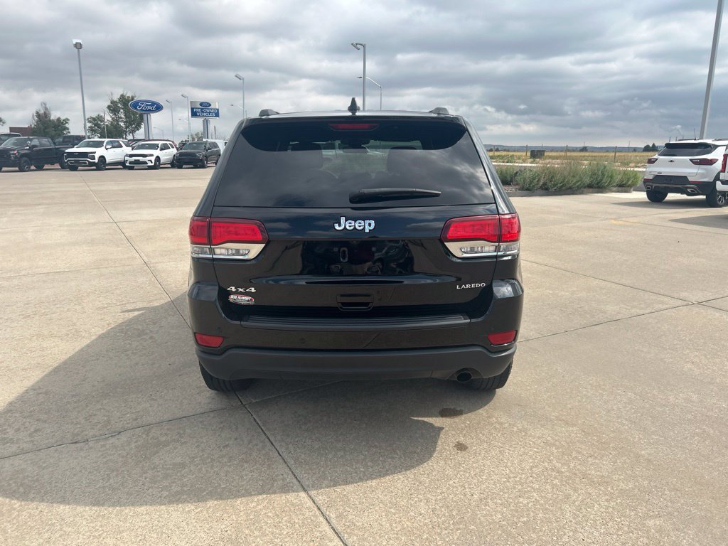 Used 2020 Jeep Grand Cherokee Laredo AWD/4WD image 4