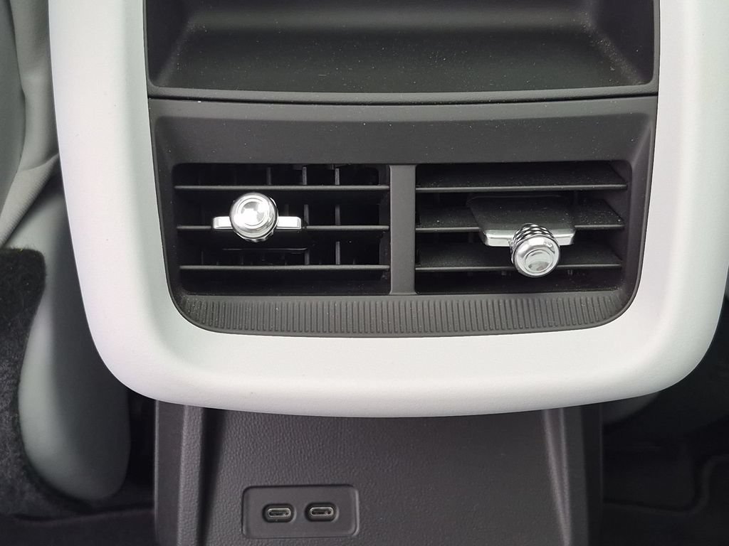 Certified 2024 Cadillac Lyriq Luxury RWD image 14
