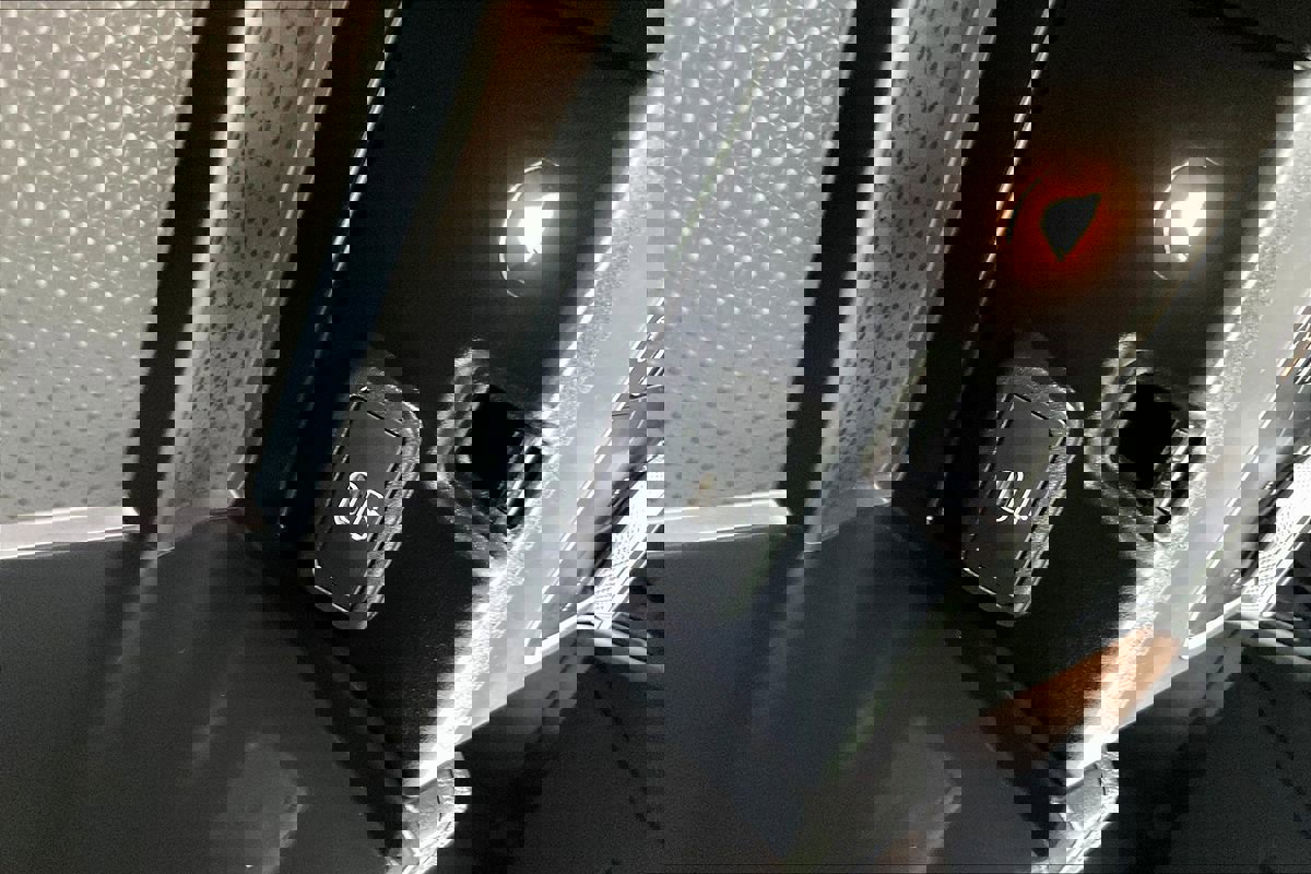 Used 2023 BMW 230i Coupe w/ Convenience Package image 4