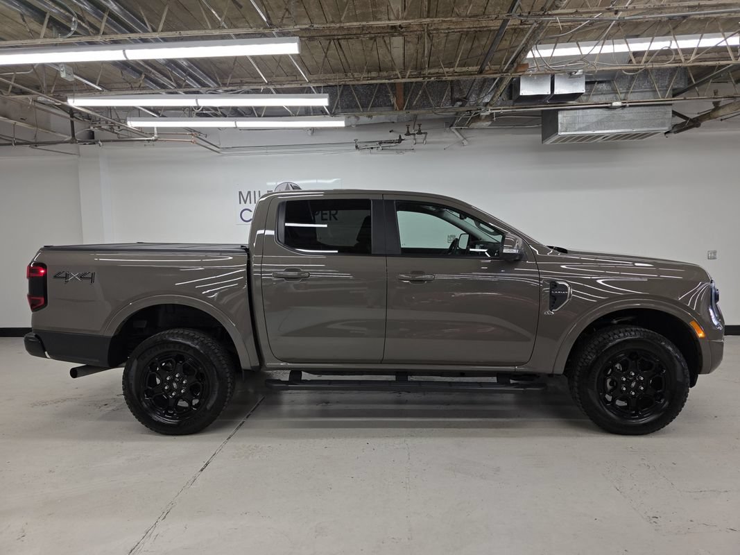 Used 2025 Ford Ranger Lariat w/ Black Appearance Package AWD/4WD image 6