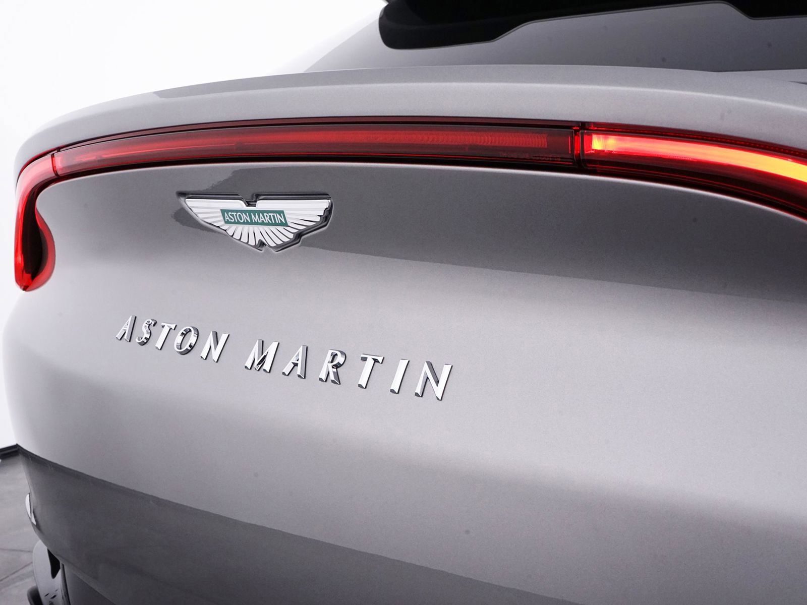 New 2026 Aston Martin DBX 707 image 33