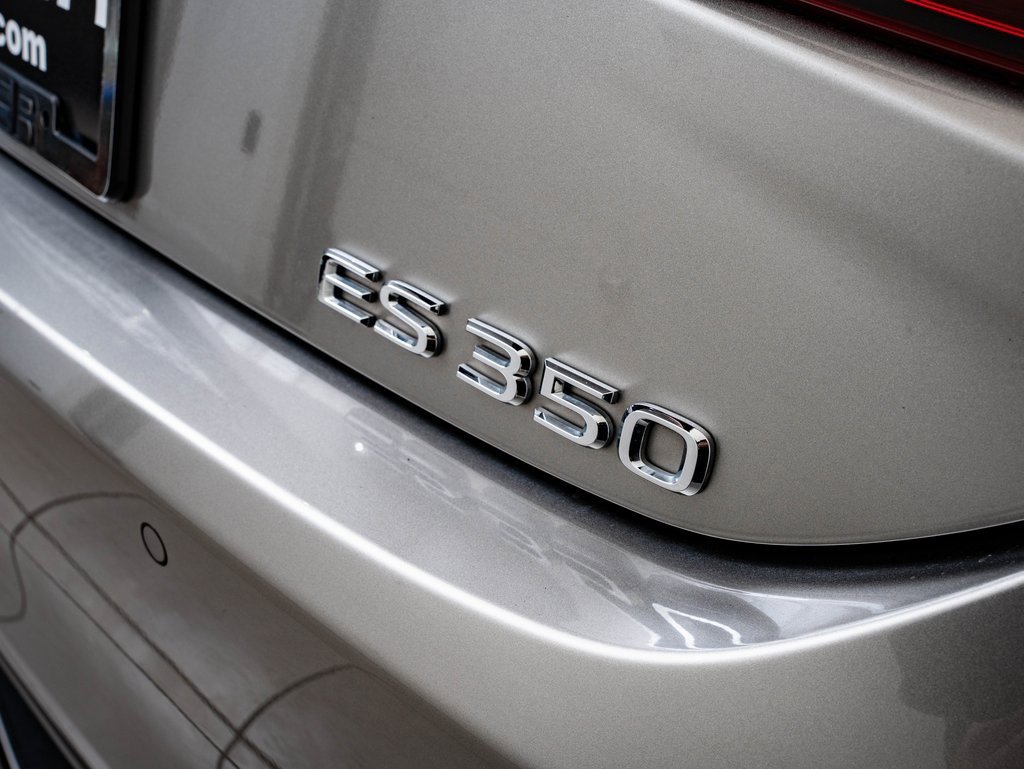 Used 2019 Lexus ES 350 Luxury image 16