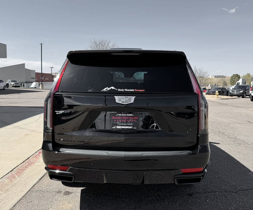 Used 2021 Cadillac Escalade Sport Platinum w/ Heavy-Duty Trailer Package AWD/4WD image 7