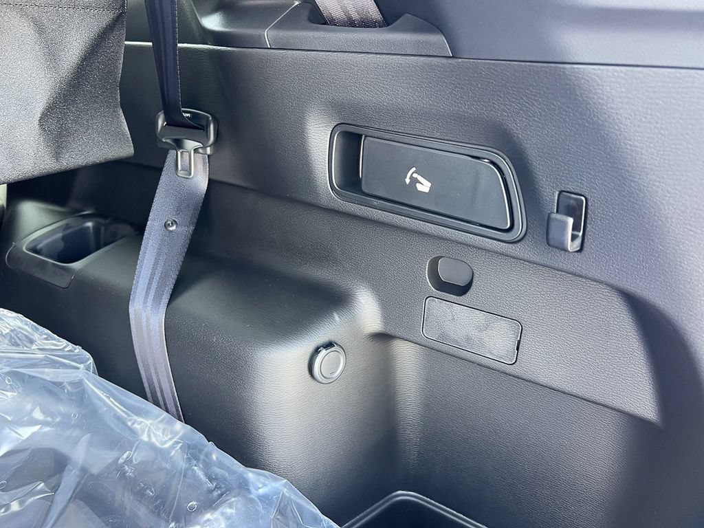 New 2025 Mitsubishi Outlander SE FWD image 13