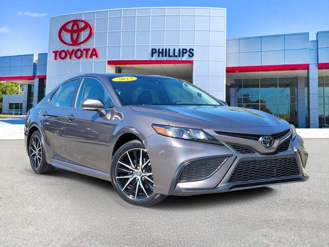 Used 2023 Toyota Camry SE image 1