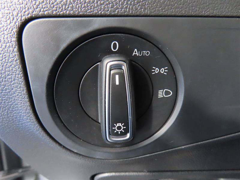 Used 2023 Volkswagen Tiguan SE FWD image 17