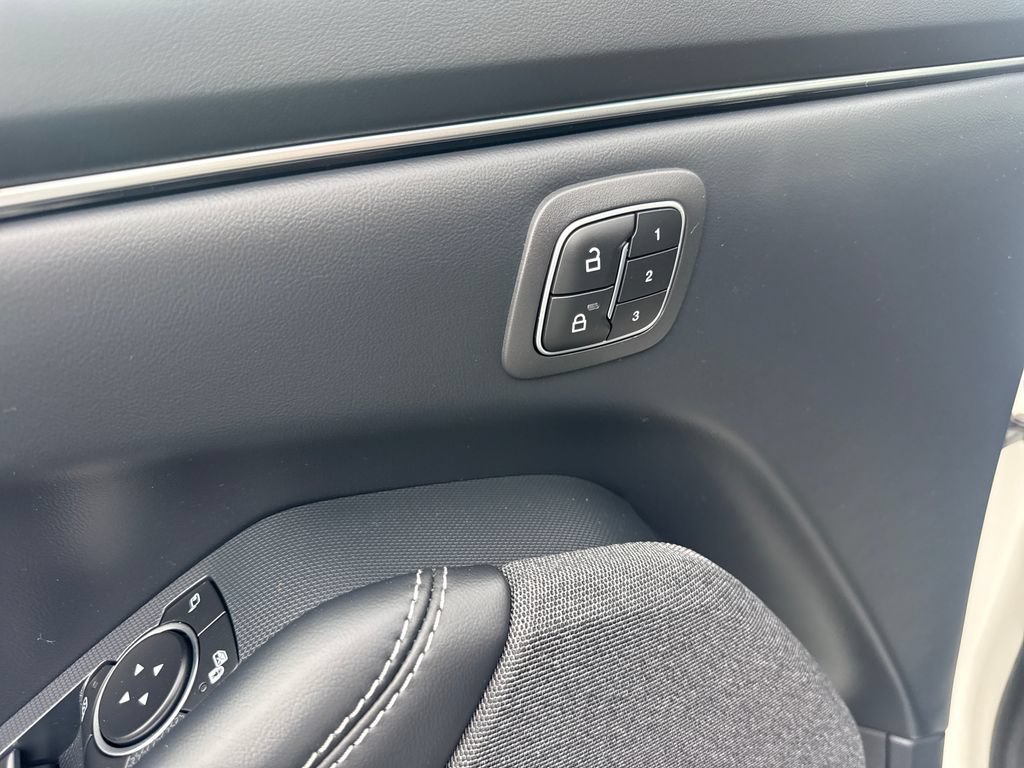 Used 2025 Ford Mustang Mach-E Premium AWD/4WD image 27