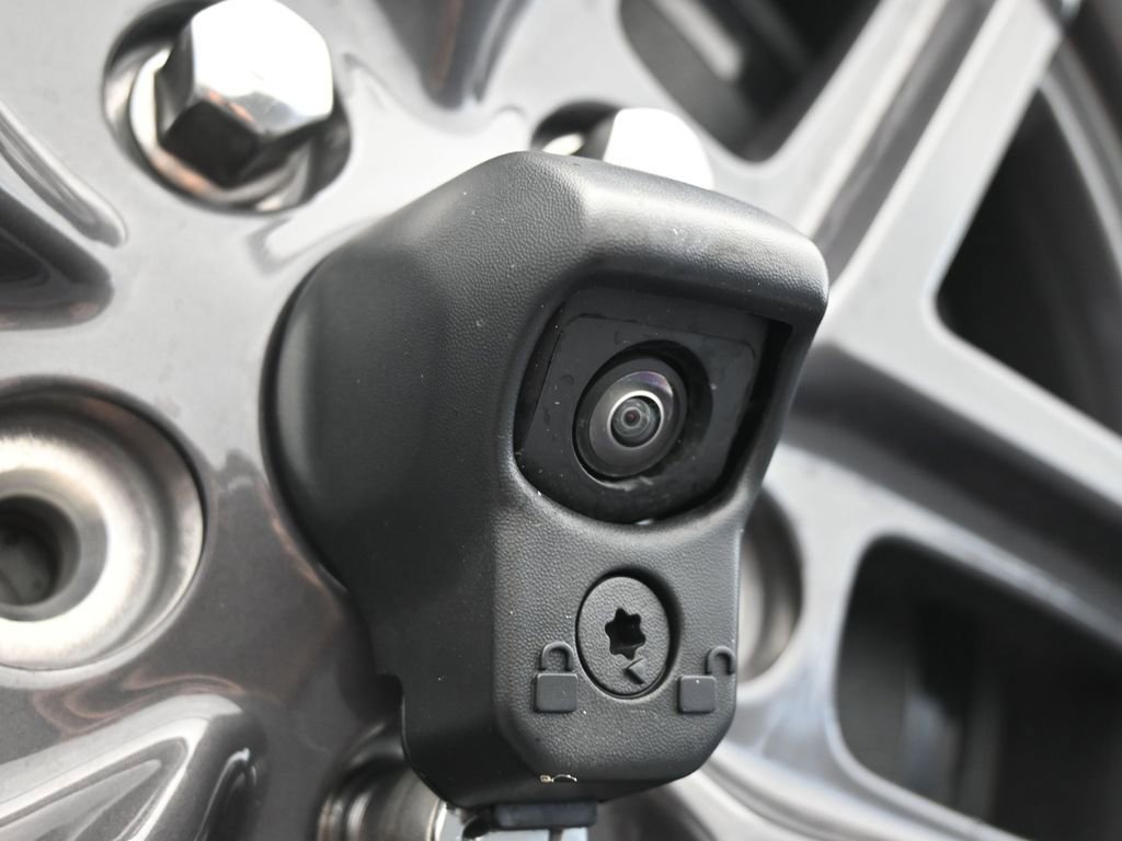 Used 2025 Jeep Wrangler Sport S image 35