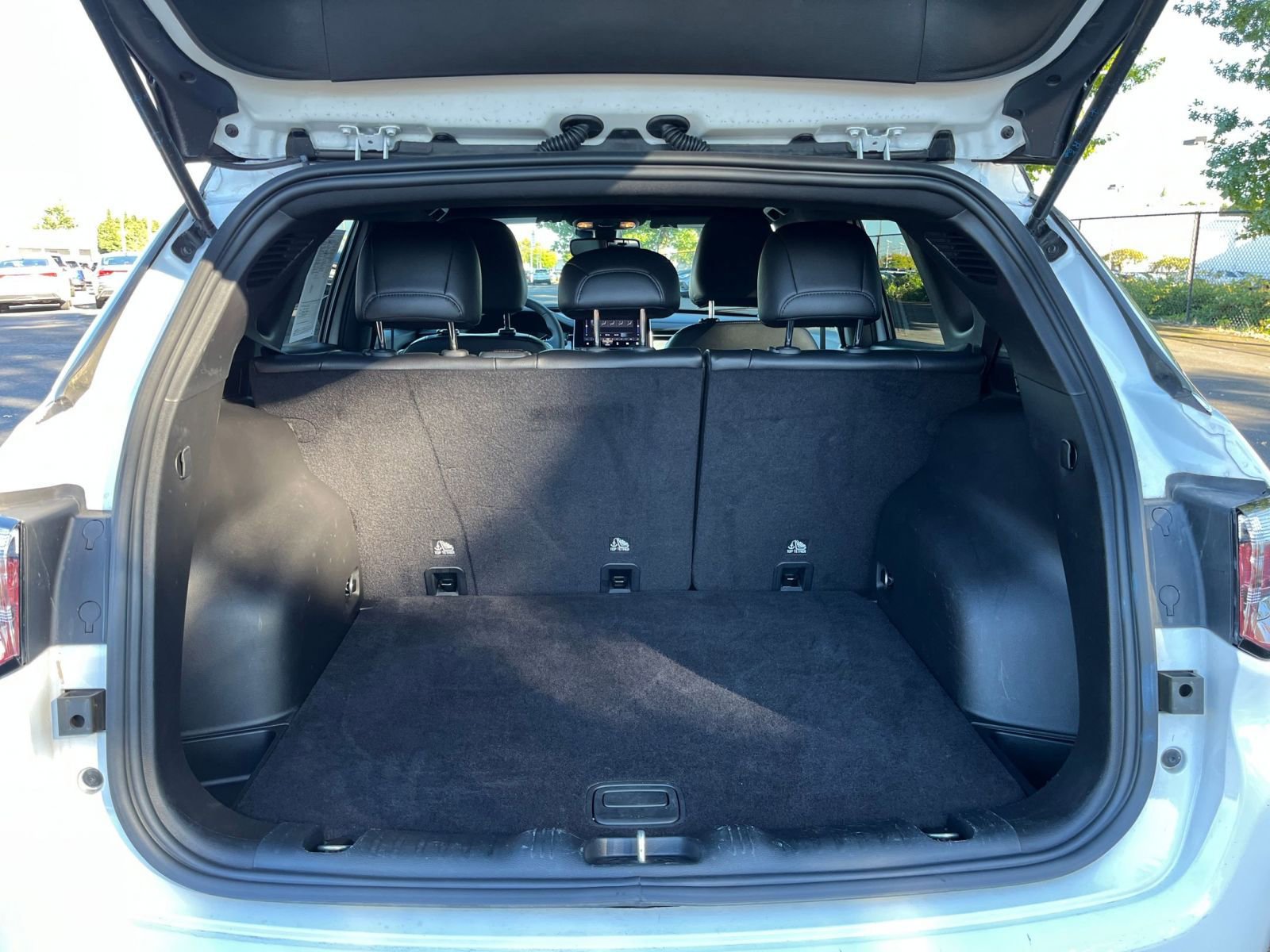 Used 2025 Jeep Compass Limited image 32