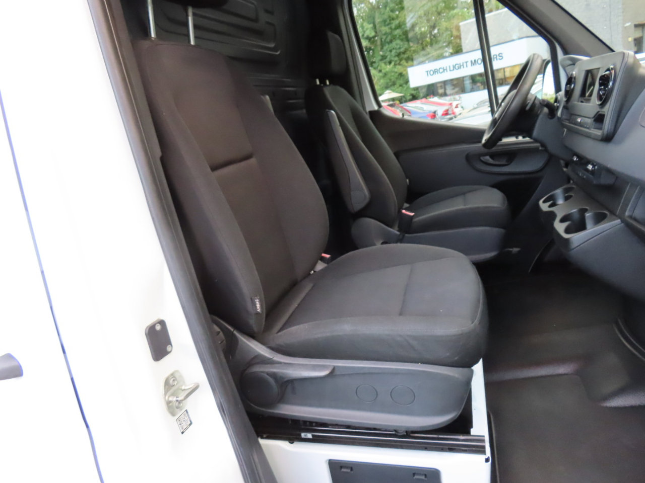 Used 2020 Mercedes-Benz Sprinter 1500 w/ Driver Convenience Package image 15
