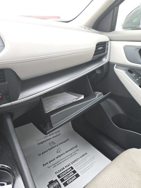 Used 2025 Nissan Rogue SV AWD/4WD image 18