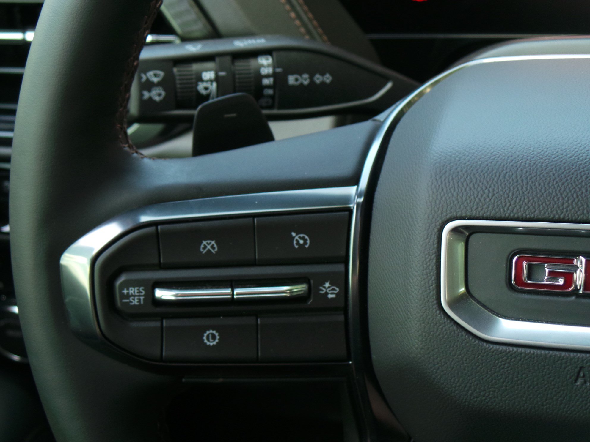 Used 2026 GMC Yukon AT4 AWD/4WD image 37
