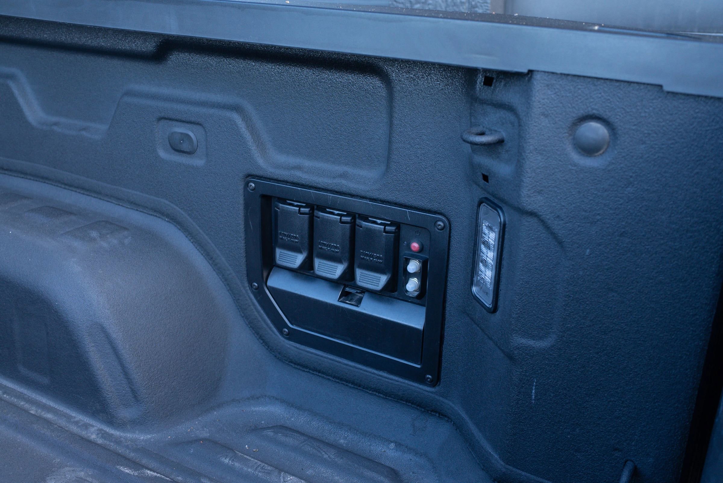 Used 2025 GMC Sierra EV Denali image 36