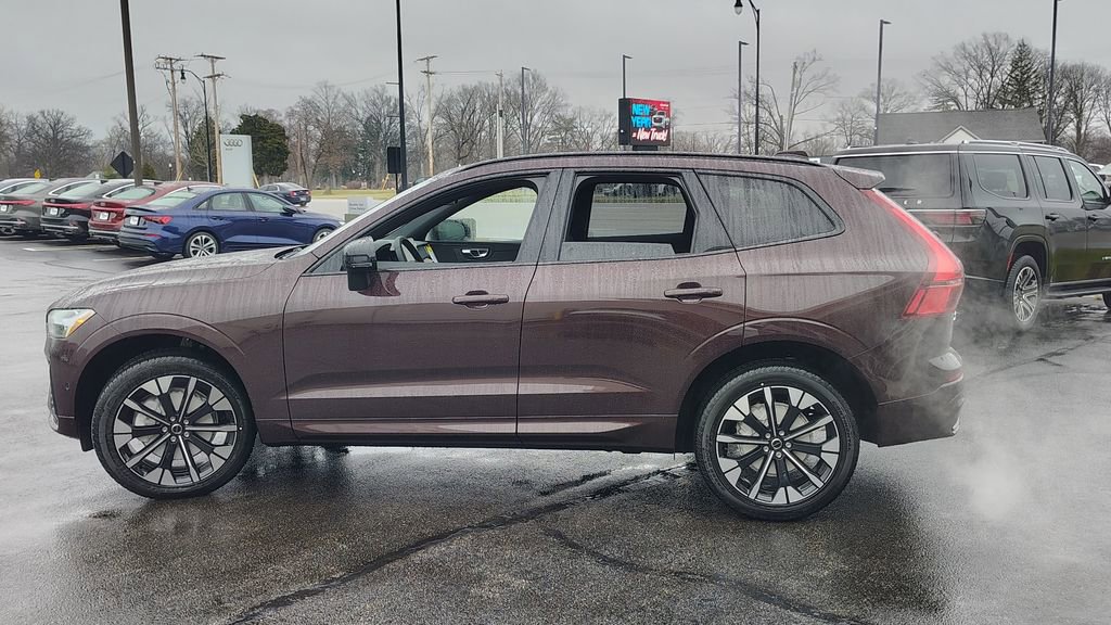 New 2026 Volvo XC60 B5 Plus w/ Climate Package image 5