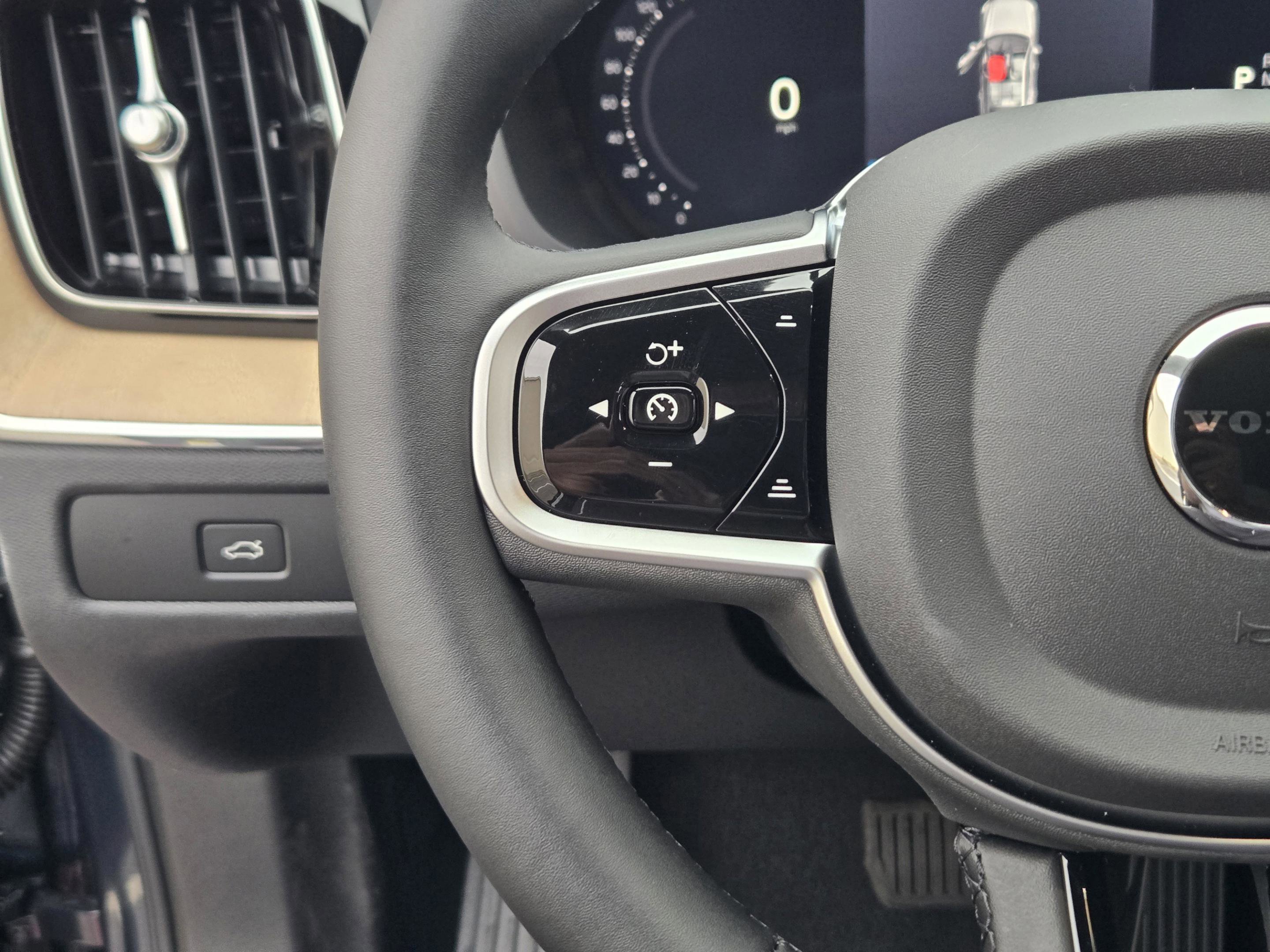 New 2026 Volvo XC60 B5 Plus w/ Protection Package Premier AWD/4WD image 22