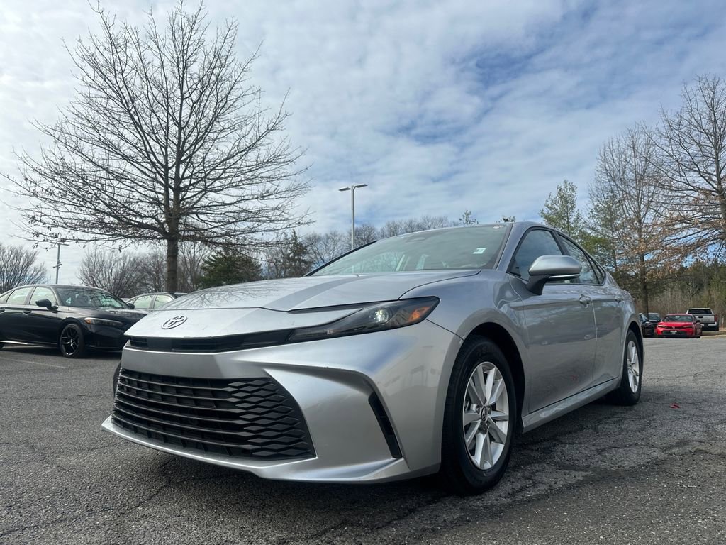 Used 2025 Toyota Camry LE FWD image 32