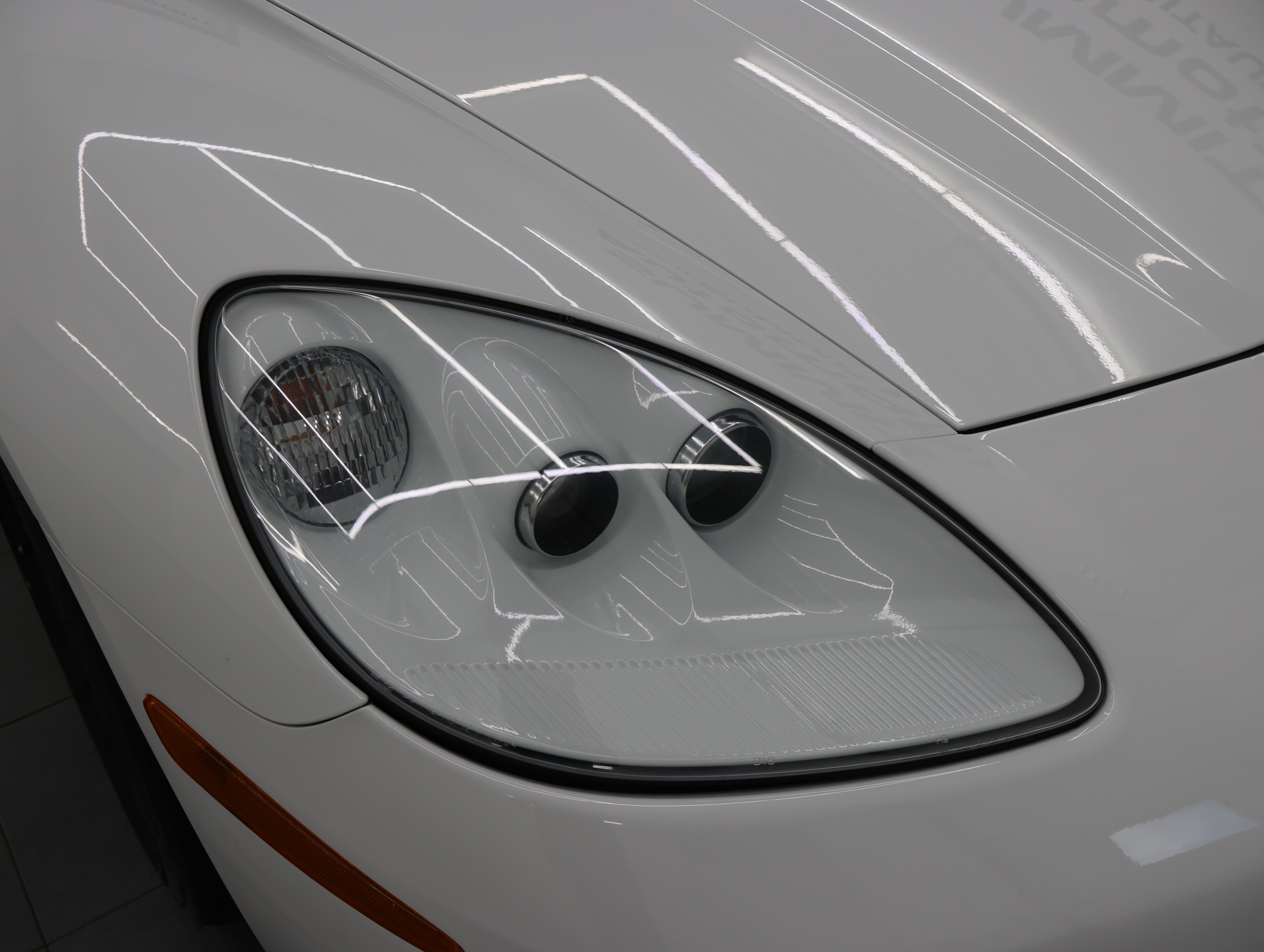 Used 2005 Chevrolet Corvette Convertible w/ Preferred Equipment Group RWD image 19