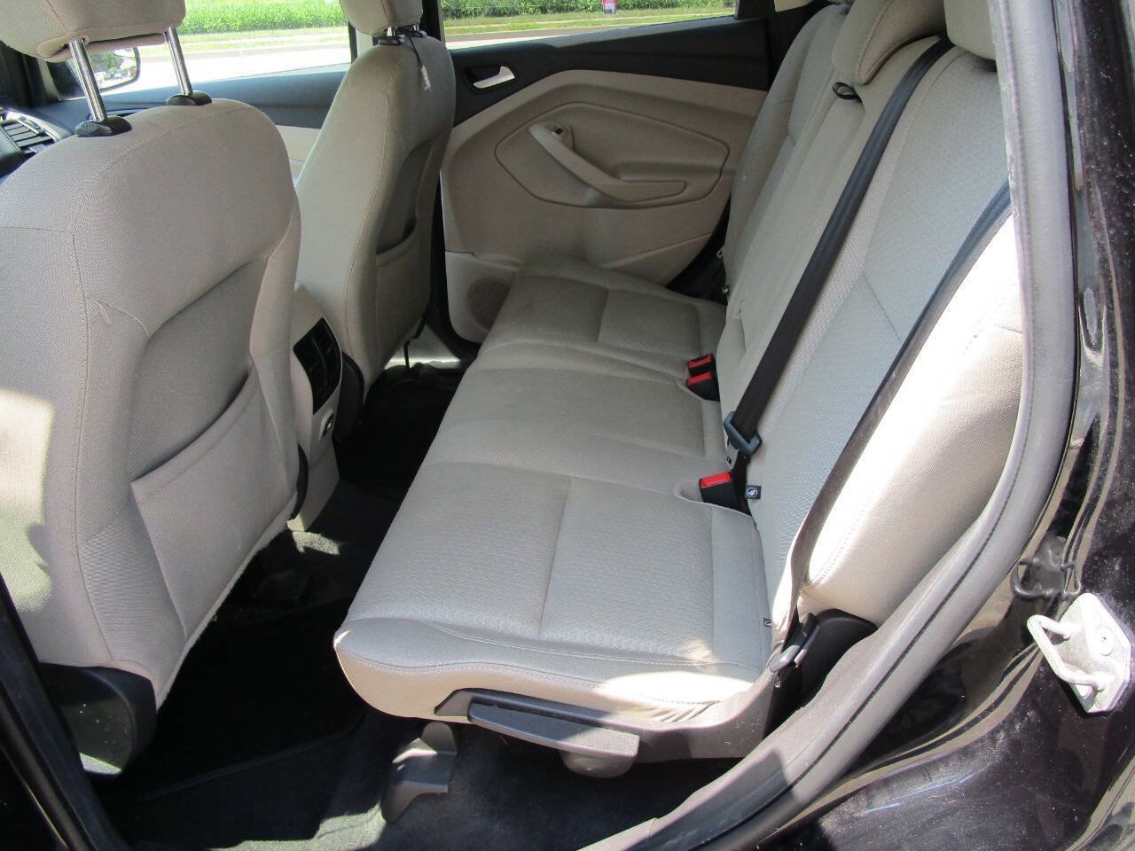 Used 2019 Ford Escape SE FWD image 8