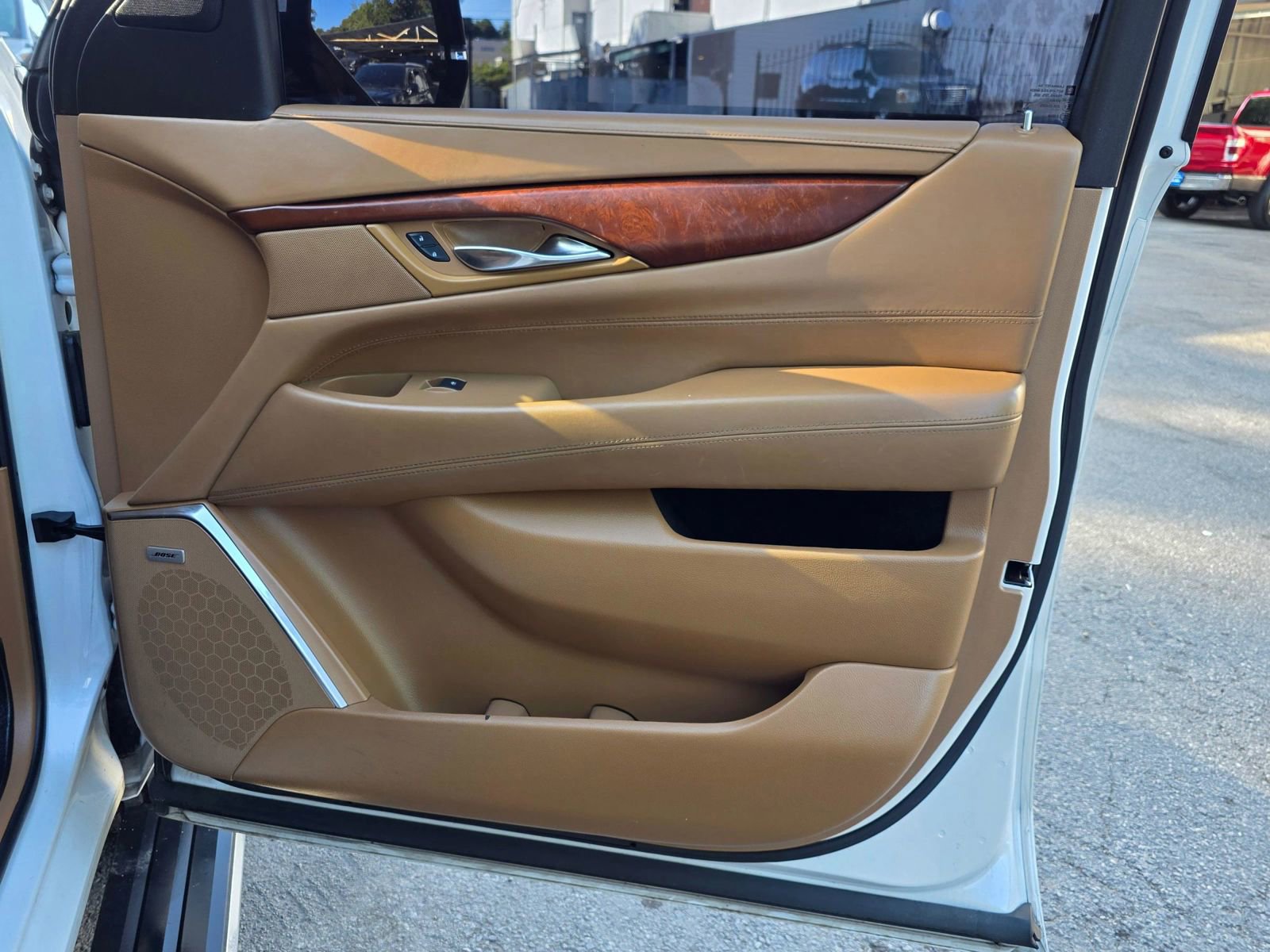 Used 2016 Cadillac Escalade ESV Platinum RWD image 38