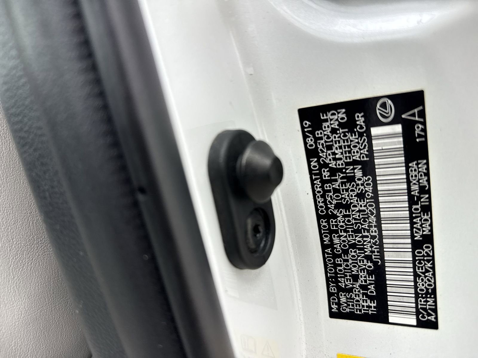 Used 2019 Lexus UX 200 w/ Premium Package image 45