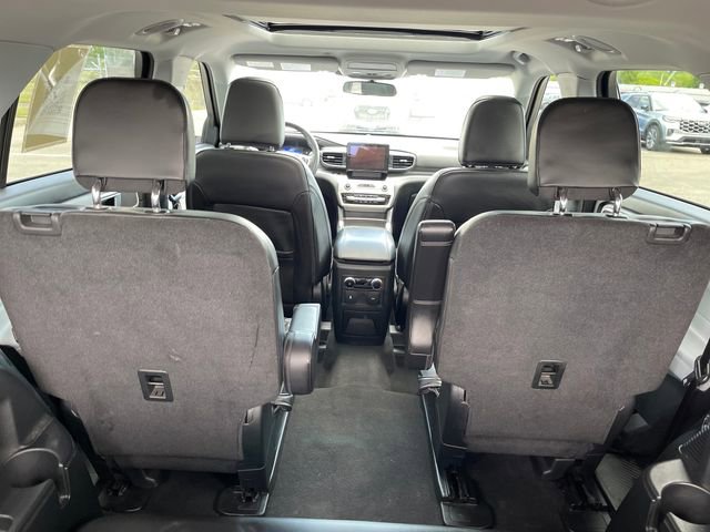 Used 2023 Ford Explorer XLT w/ Equipment Group 202A AWD/4WD image 32