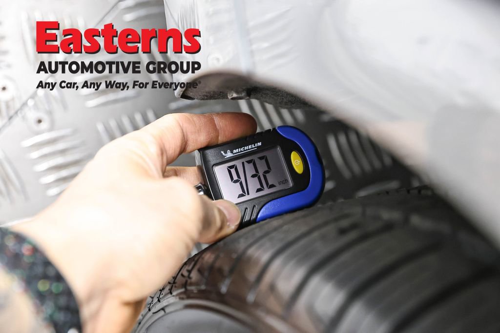 Used 2021 Toyota Avalon XSE FWD image 27