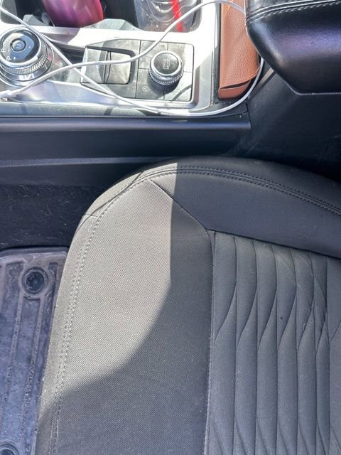 Used 2020 Ford Explorer XLT w/ Comfort Package AWD/4WD image 17