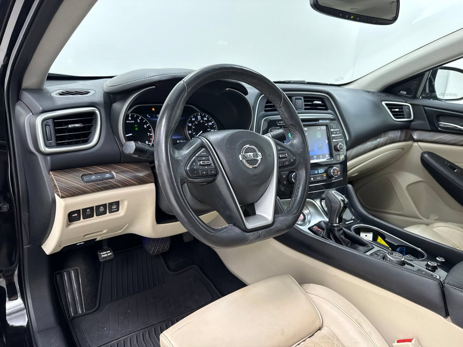 Used 2017 Nissan Maxima Platinum w/ Interior Lighting Package FWD image 18