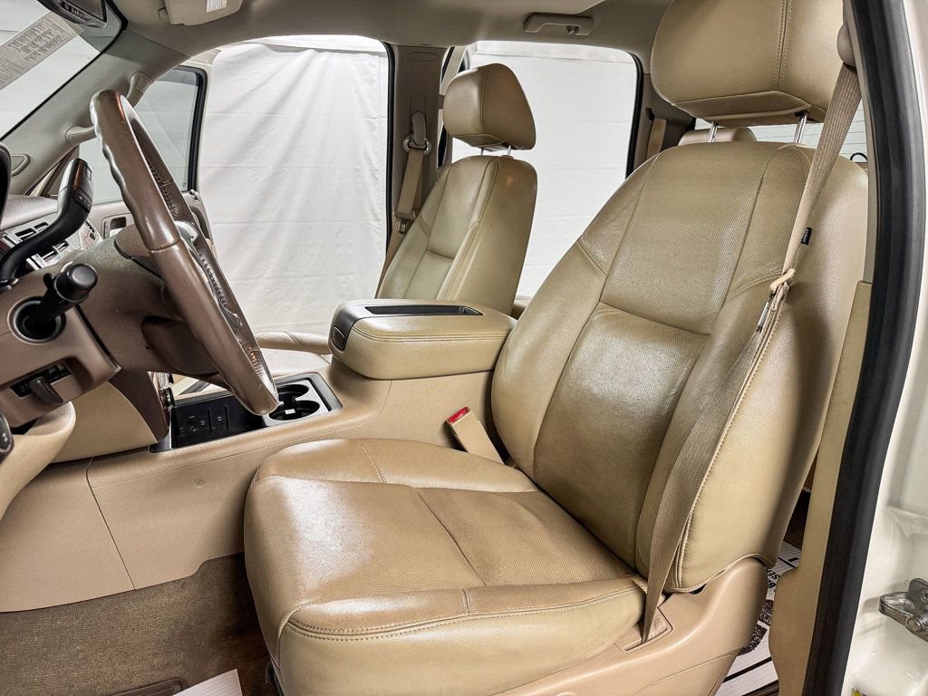 Used 2013 Chevrolet Silverado 1500 LTZ w/ LTZ White Diamond Edition image 7