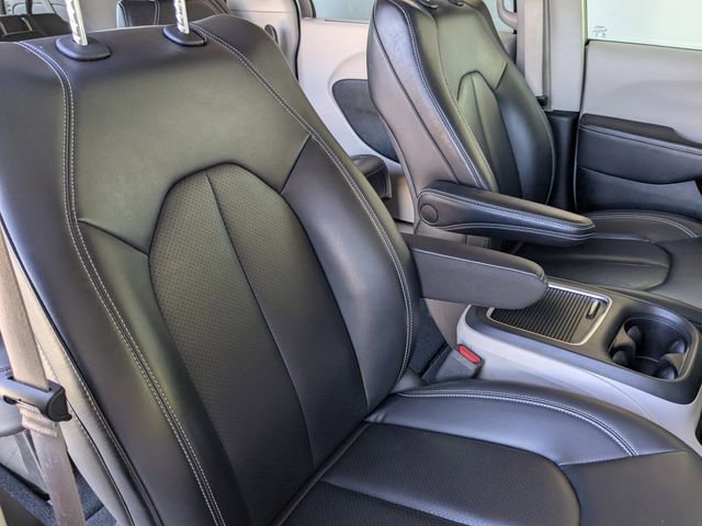 Used 2023 Chrysler Pacifica Touring-L FWD image 31