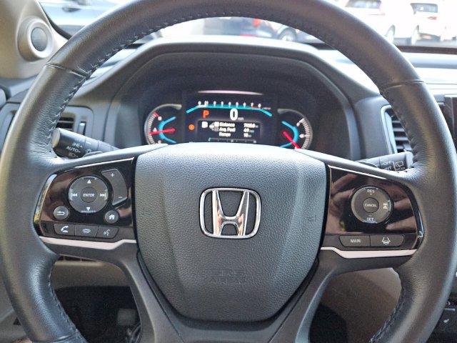 Used 2020 Honda Pilot Touring image 23