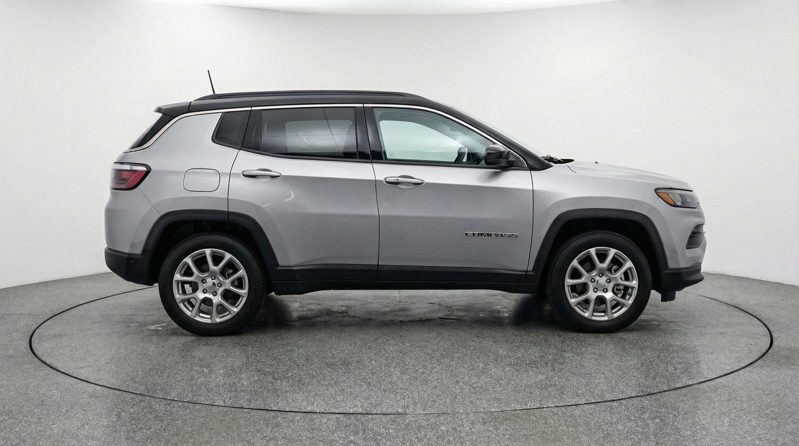 Used 2025 Jeep Compass Limited AWD/4WD image 11