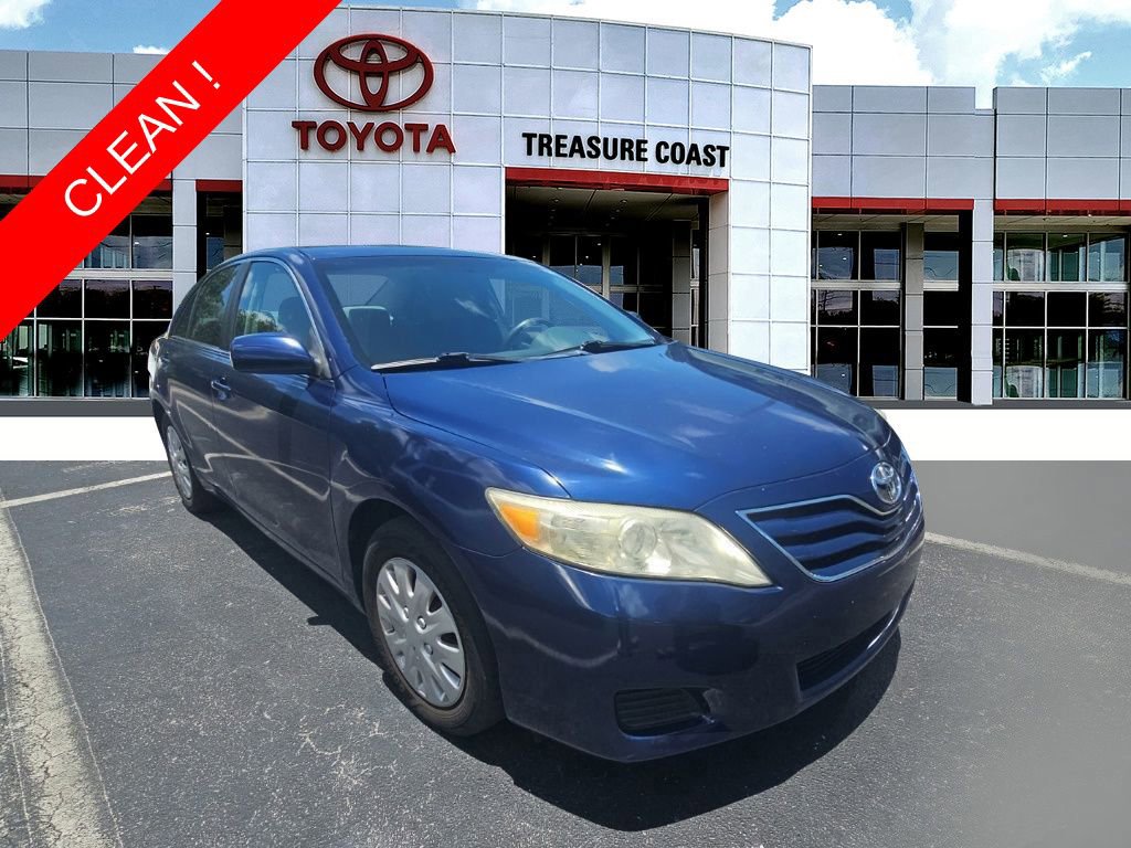 Used 2010 Toyota Camry LE FWD image 1