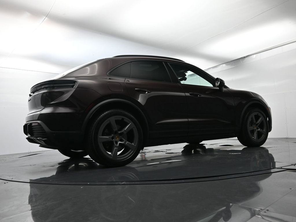 Certified 2025 Porsche Macan 4 Electric image 52