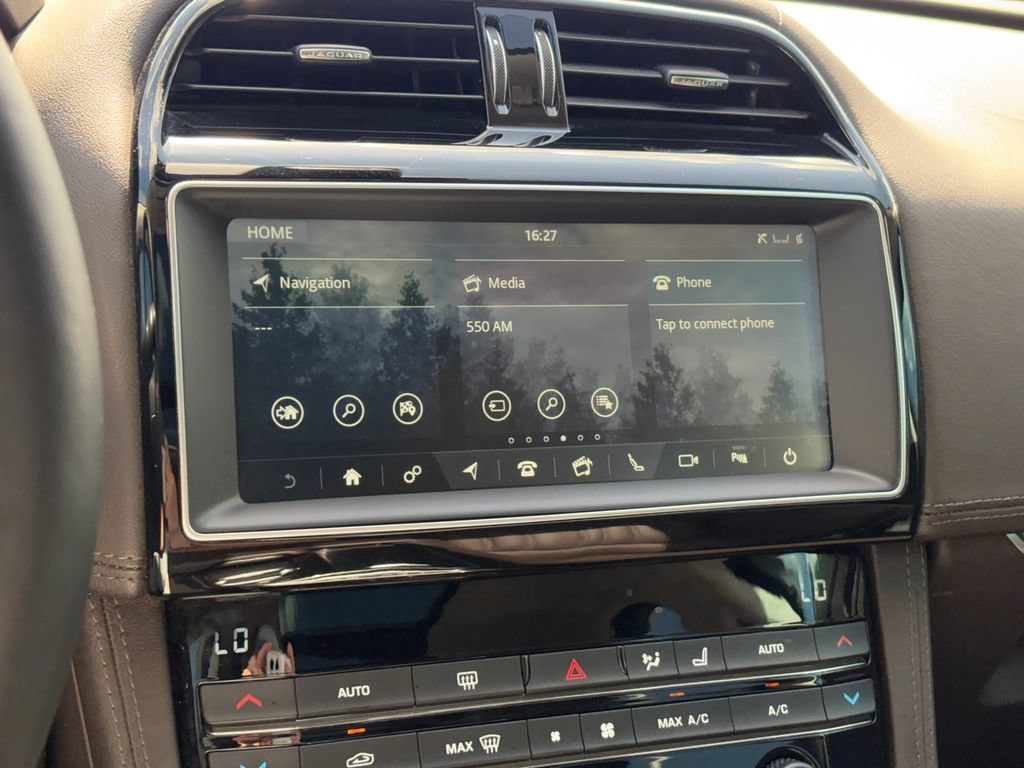 Used 2019 Jaguar F-PACE Portfolio AWD/4WD image 17