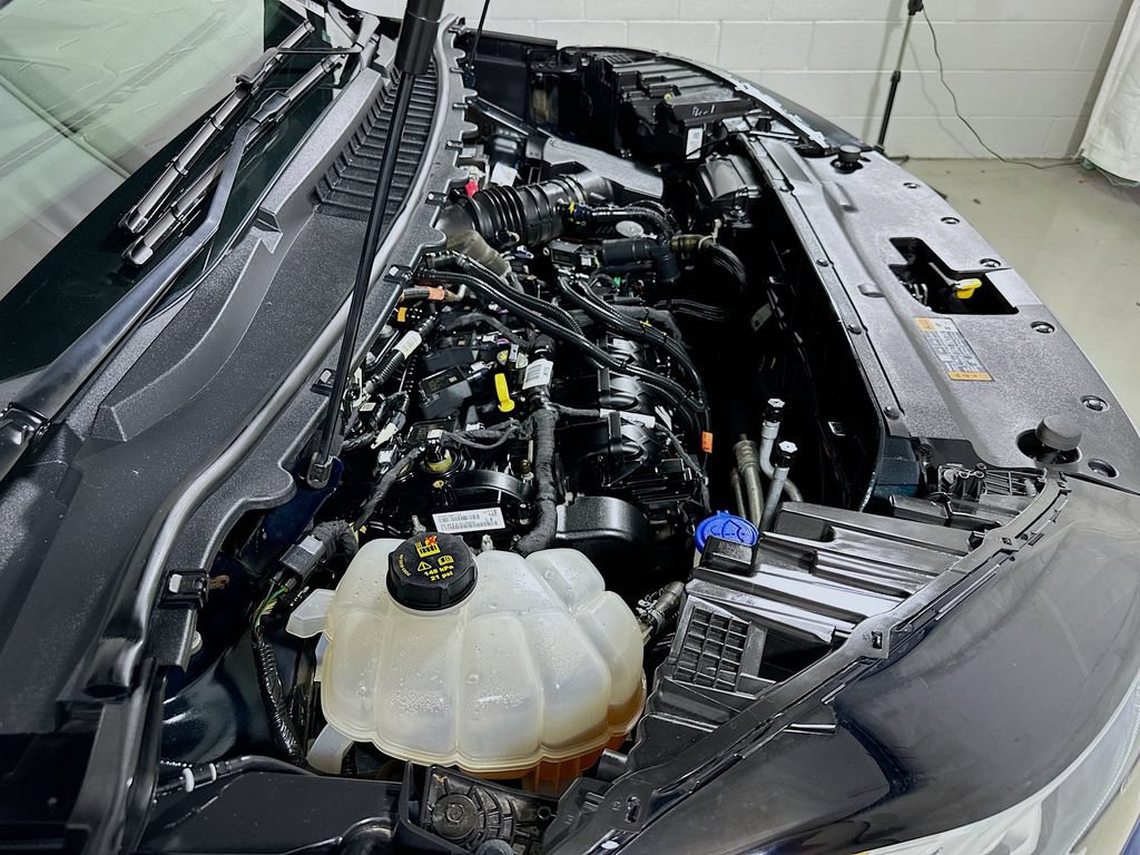 Used 2020 Ford Edge Titanium w/ Equipment Group 301A AWD/4WD image 25