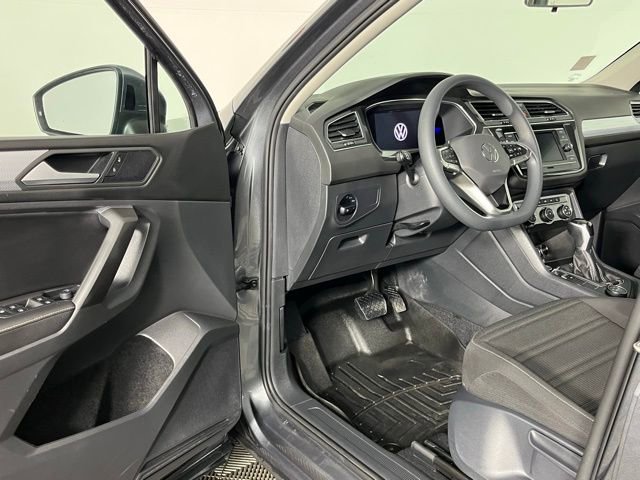 Used 2022 Volkswagen Tiguan S image 22