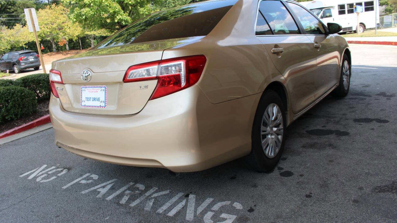 Used 2012 Toyota Camry LE image 22