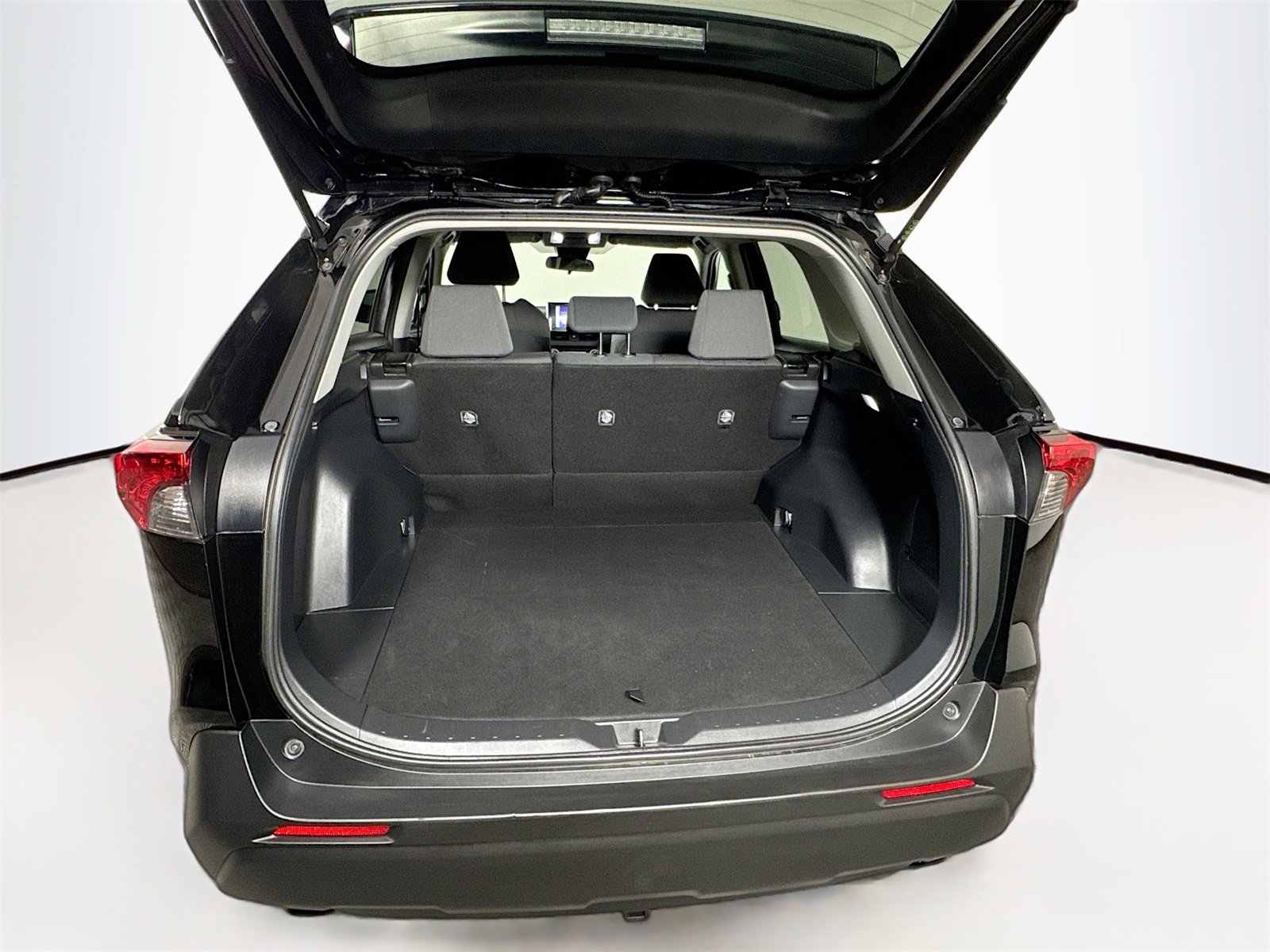 Used 2024 Toyota RAV4 AWD Hybrid image 22