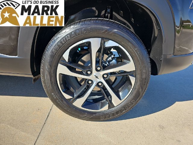 Used 2025 Chevrolet Trax RS w/ Sunroof Package FWD image 33