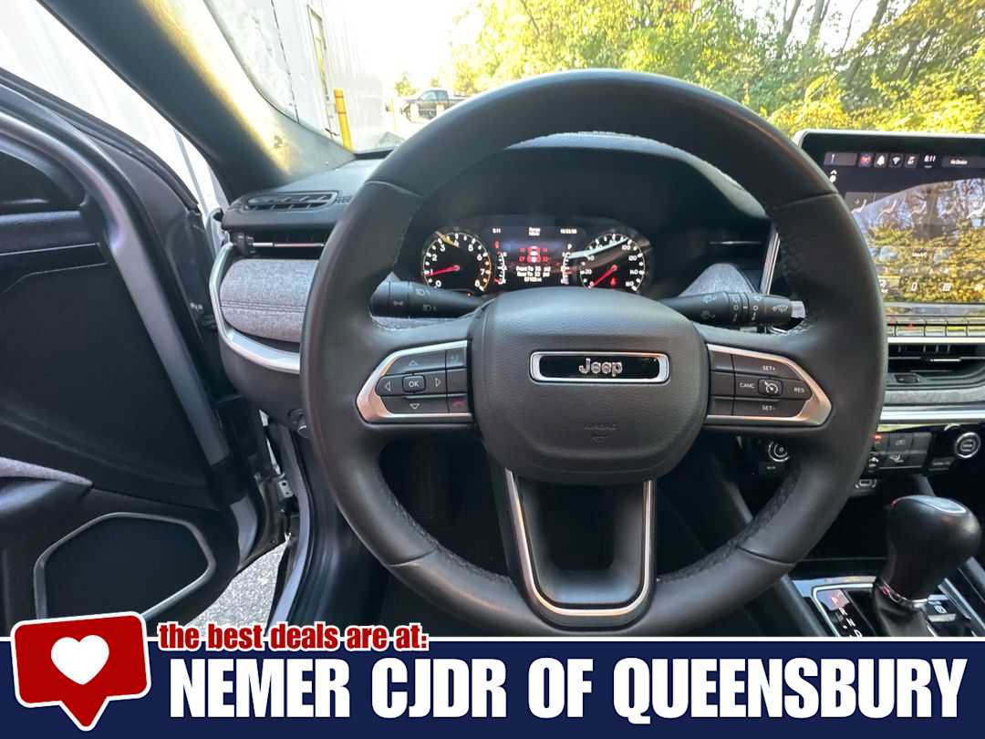 Used 2024 Jeep Compass Latitude AWD/4WD image 14