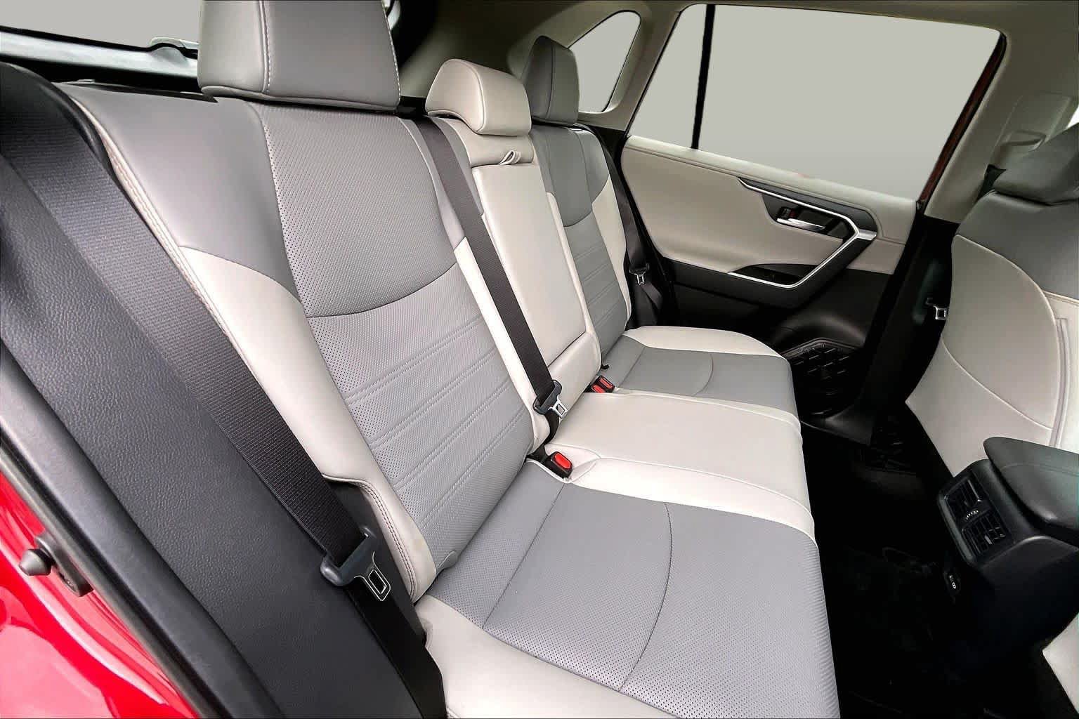 Used 2024 Toyota RAV4 Limited AWD/4WD image 18