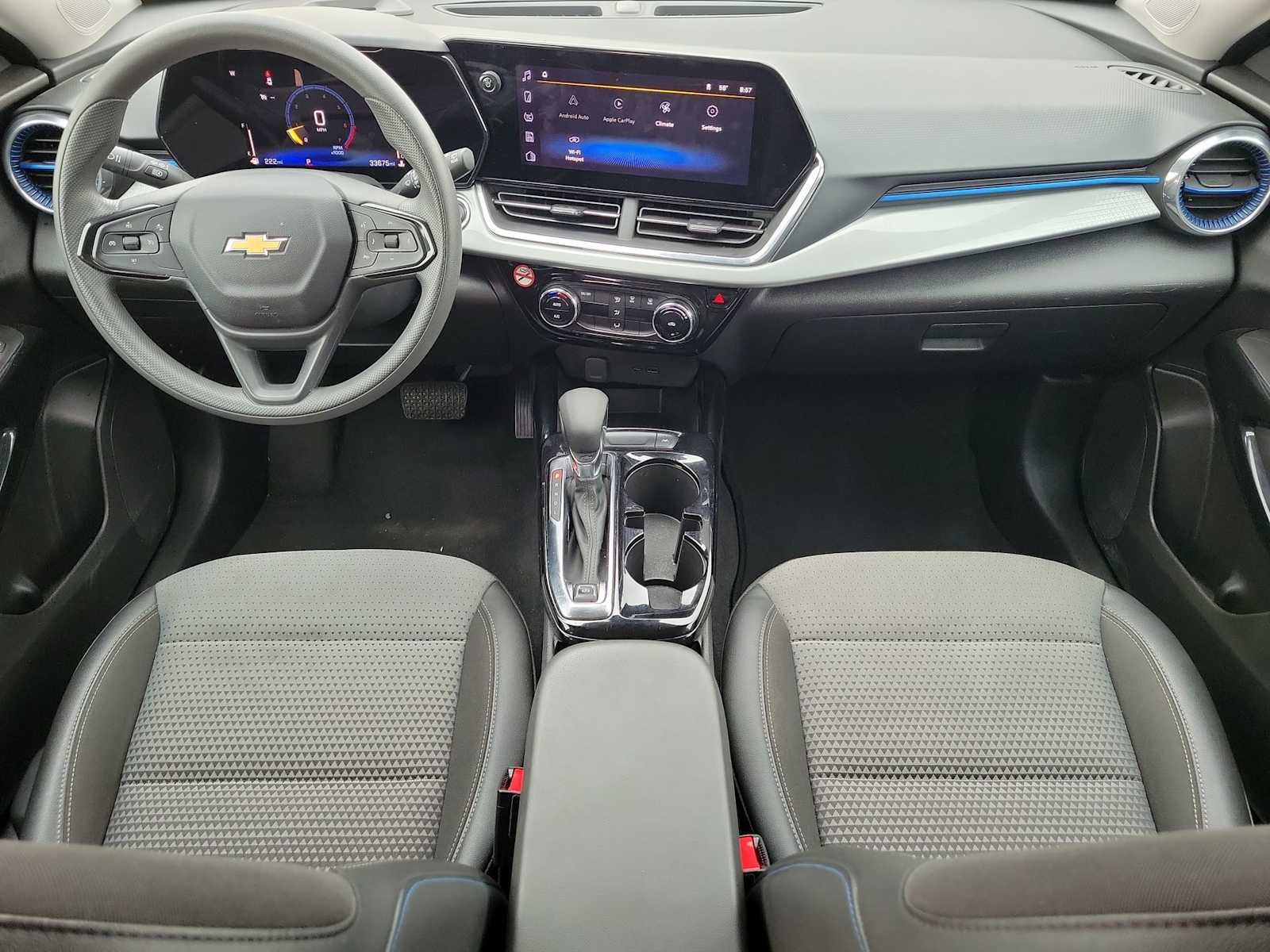 Used 2025 Chevrolet Trax LT FWD image 14