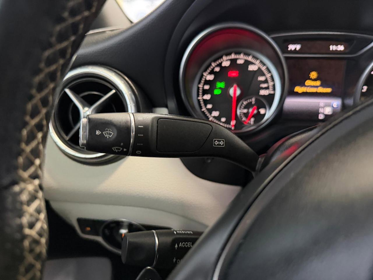 Used 2018 Mercedes-Benz CLA 250 4MATIC image 34