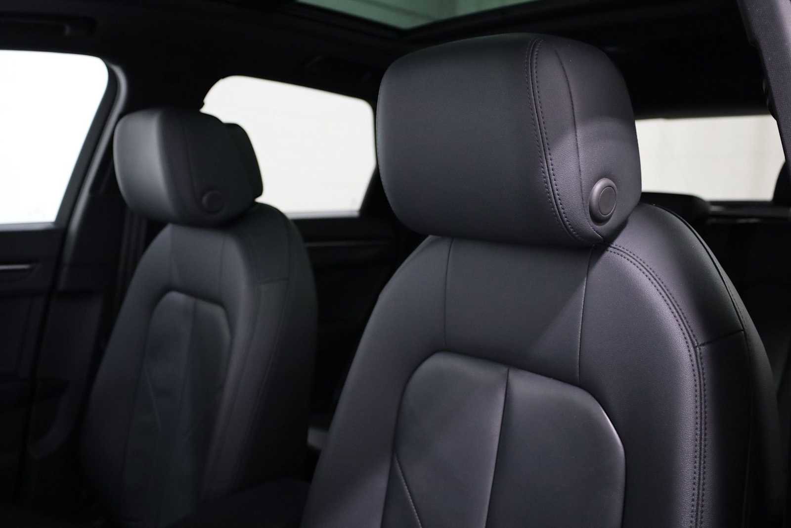 Used 2023 Audi Q3 2.0T Premium w/ Convenience Package image 17