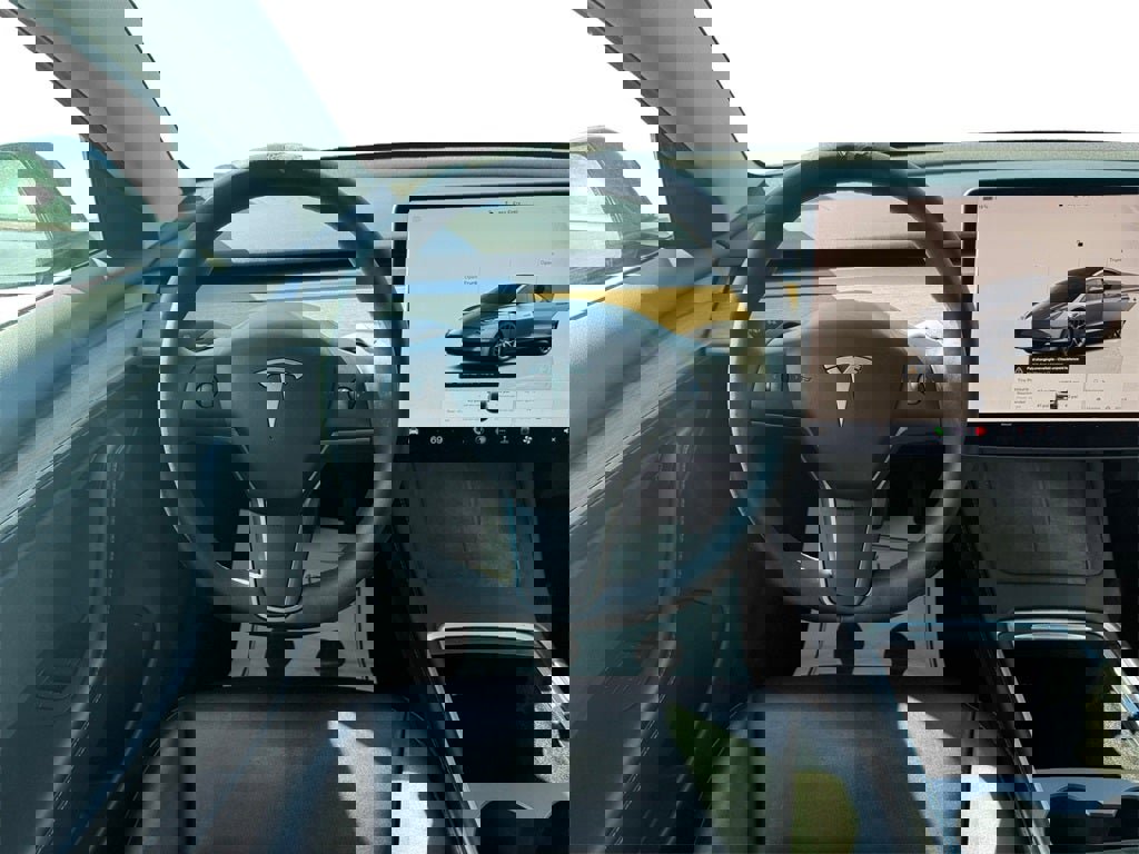 Used 2023 Tesla Model 3 Standard Range image 12