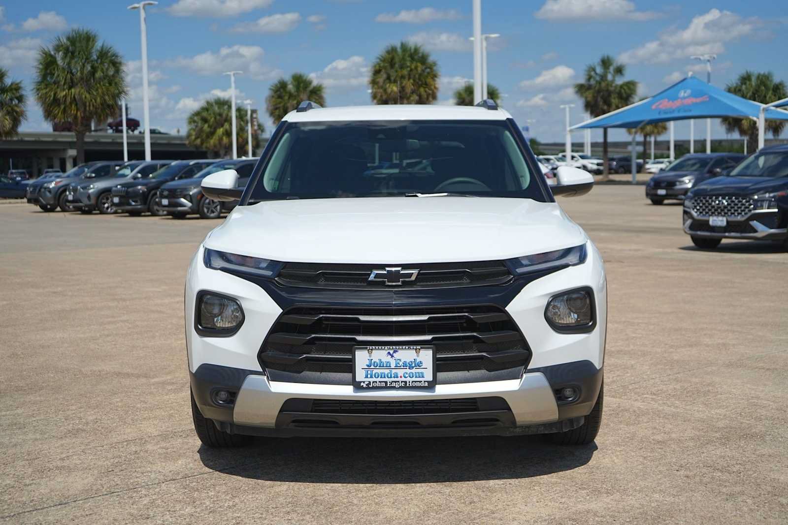 Used 2023 Chevrolet TrailBlazer LT w/ LPO, Blackout Package FWD image 6