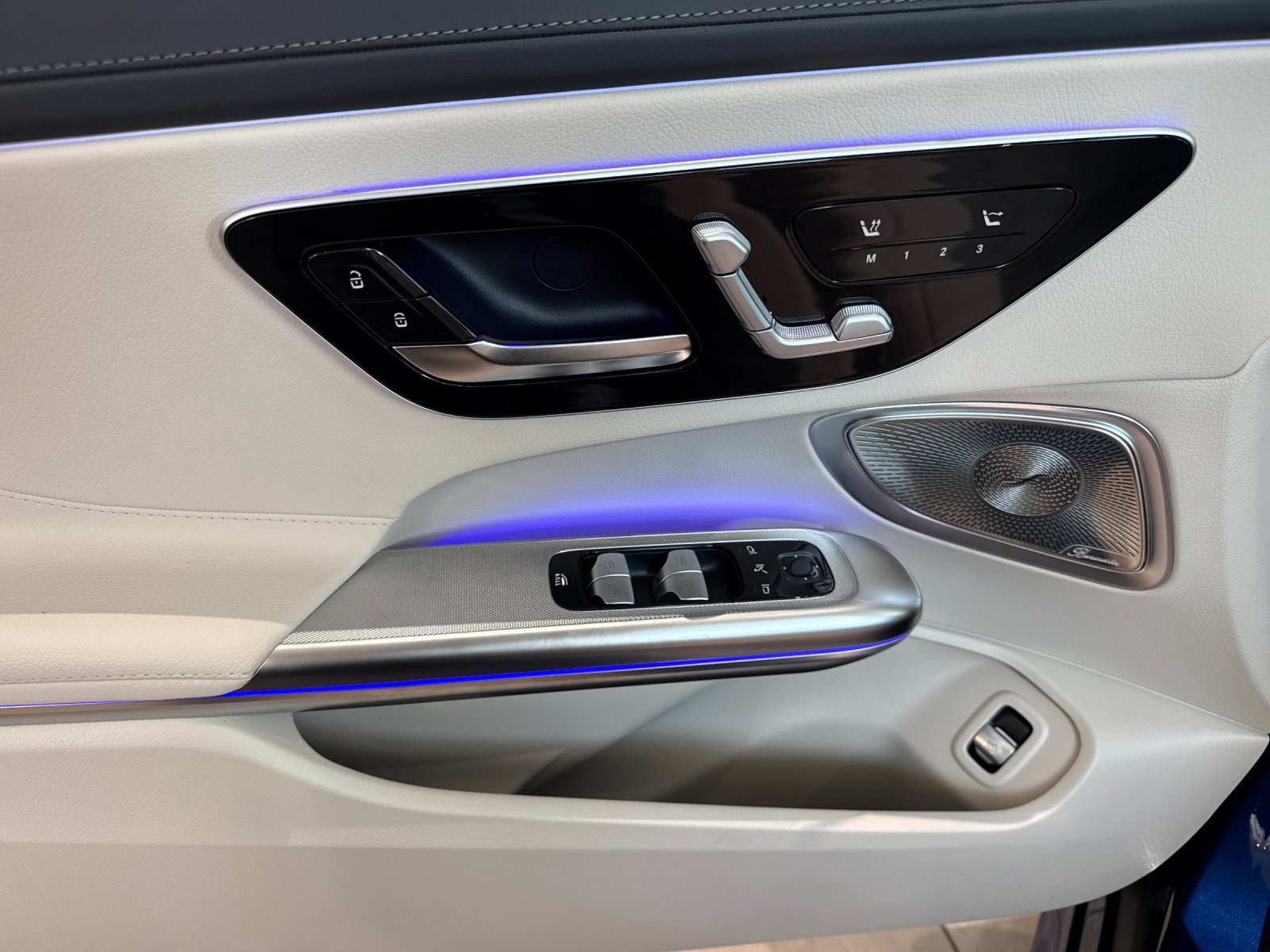 New 2027 Mercedes-Benz CLE 300 4MATIC Cabriolet image 11